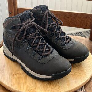 Columbia Waterproof Hiking Boot Women's Size EU 39 Wide, US 8 Wide, EUC